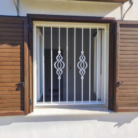 infissi in pvc, grate in ferro